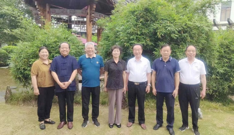 文红莲在景德镇市考察调研老年体协工作