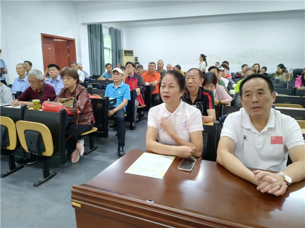 途优国旅在景德镇老年体协召开“京津游”专场推荐会