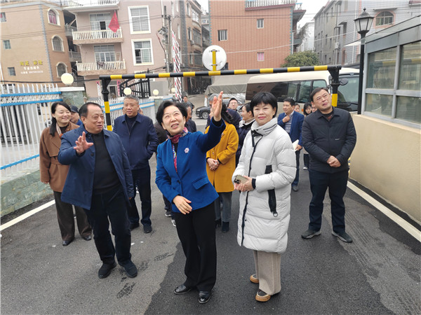 胡雪梅市长深入市老年人体育活动中心调研