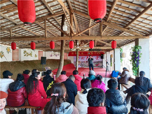 江西浮梁：“倡导健康 跃动三八”庆妇女节活动举办