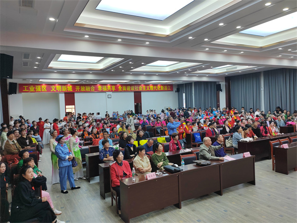 昌江区老年体协成立40周年暨重阳节文体展演活动异彩纷呈