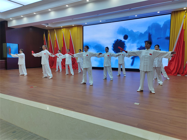昌江区老年体协成立40周年暨重阳节文体展演活动异彩纷呈