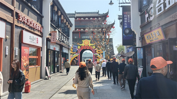 浮梁老体协城中5片区新年首次联谊活动：探秘龙游石窟，领略衢江文化