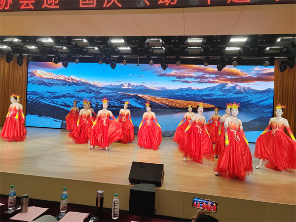 赞美祖国  助力申遗——昌江区举办文艺汇演