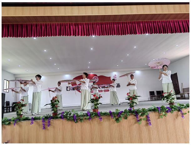 金菊映重阳 孝老暖山村——浮梁县勒功乡老体协牵头，全乡干群共庆佳节话幸福