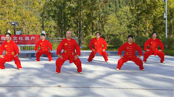 浮梁县委机关老体协以文体为载体 宣讲全会精神助推陶瓷申遗